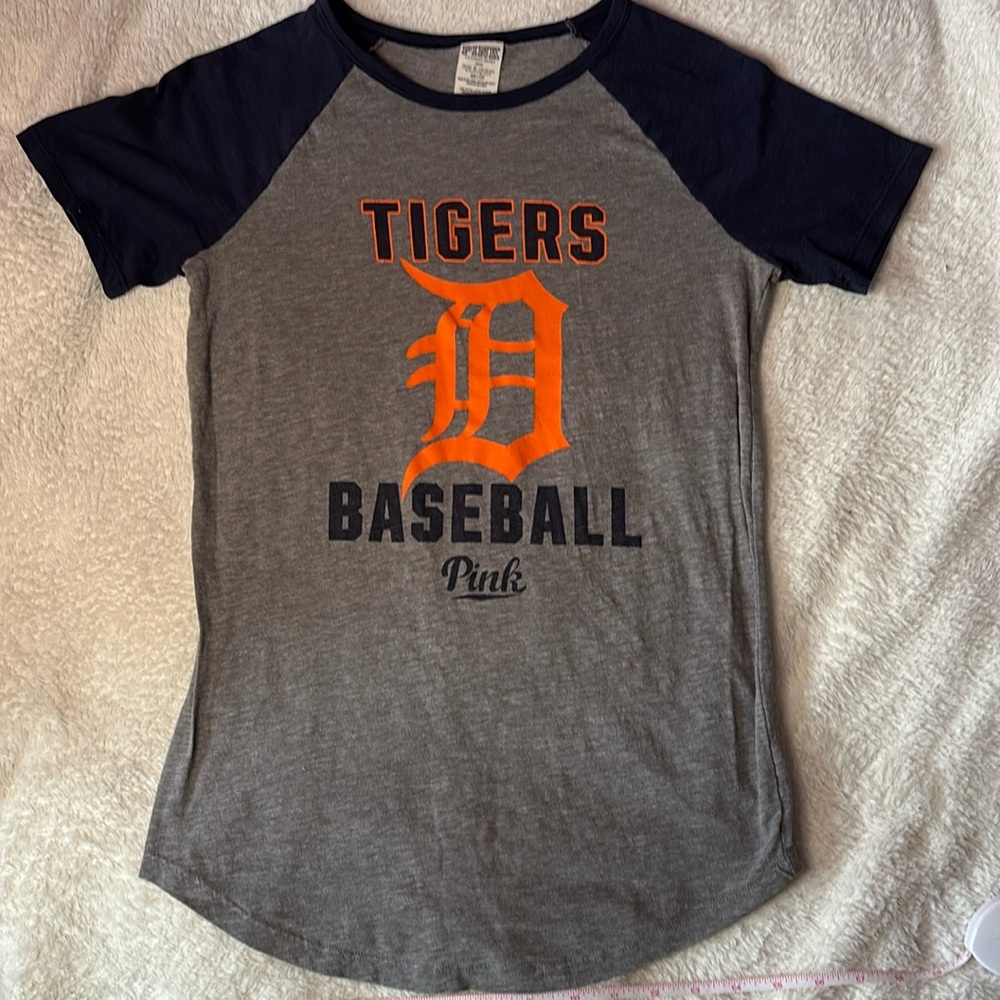 Victoria's Secret Pink MLB Detroit Tigers Raglan T-Shirt XS Baseball